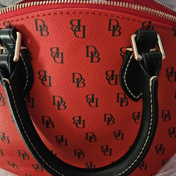 Dooney and bourke purse - Picture 7 of 8